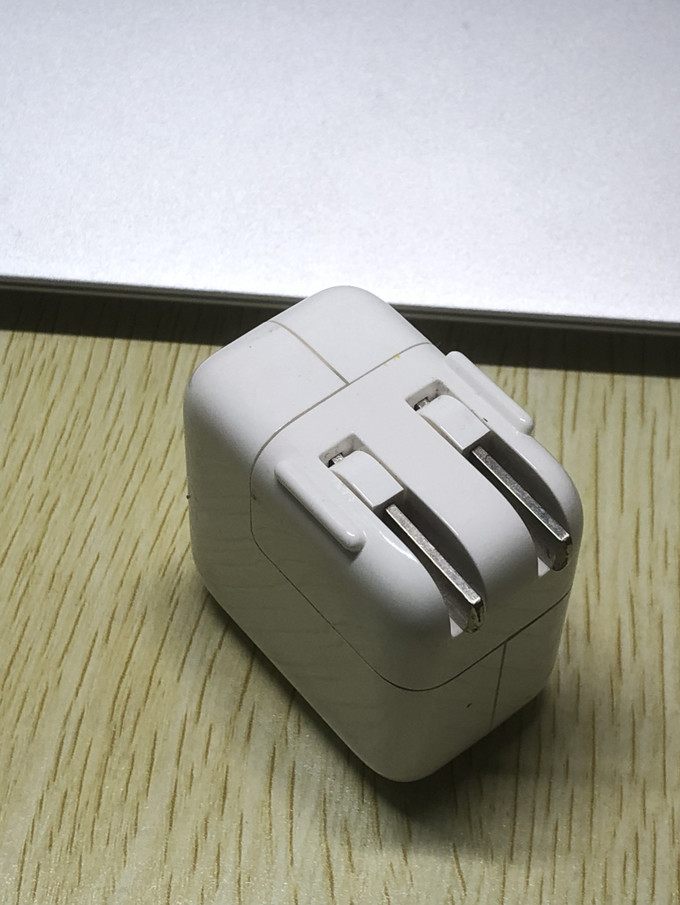 普通版的苹果11充电器(普通版的苹果11充电器能用吗)-第2张图片-亚星国际官网