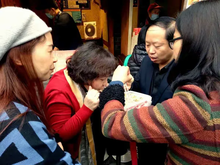 吃货大街苹果版破解版(吃货大街无限金币钻石版)-第8张图片-有道翻译官网